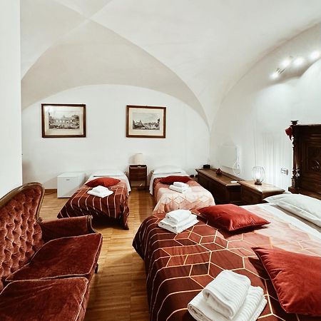 Residenza Tritone Luxury Guest House Trevi Fountain 로마 외부 사진