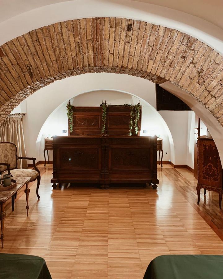Residenza Tritone Luxury Guest House Trevi Fountain 로마 외부 사진