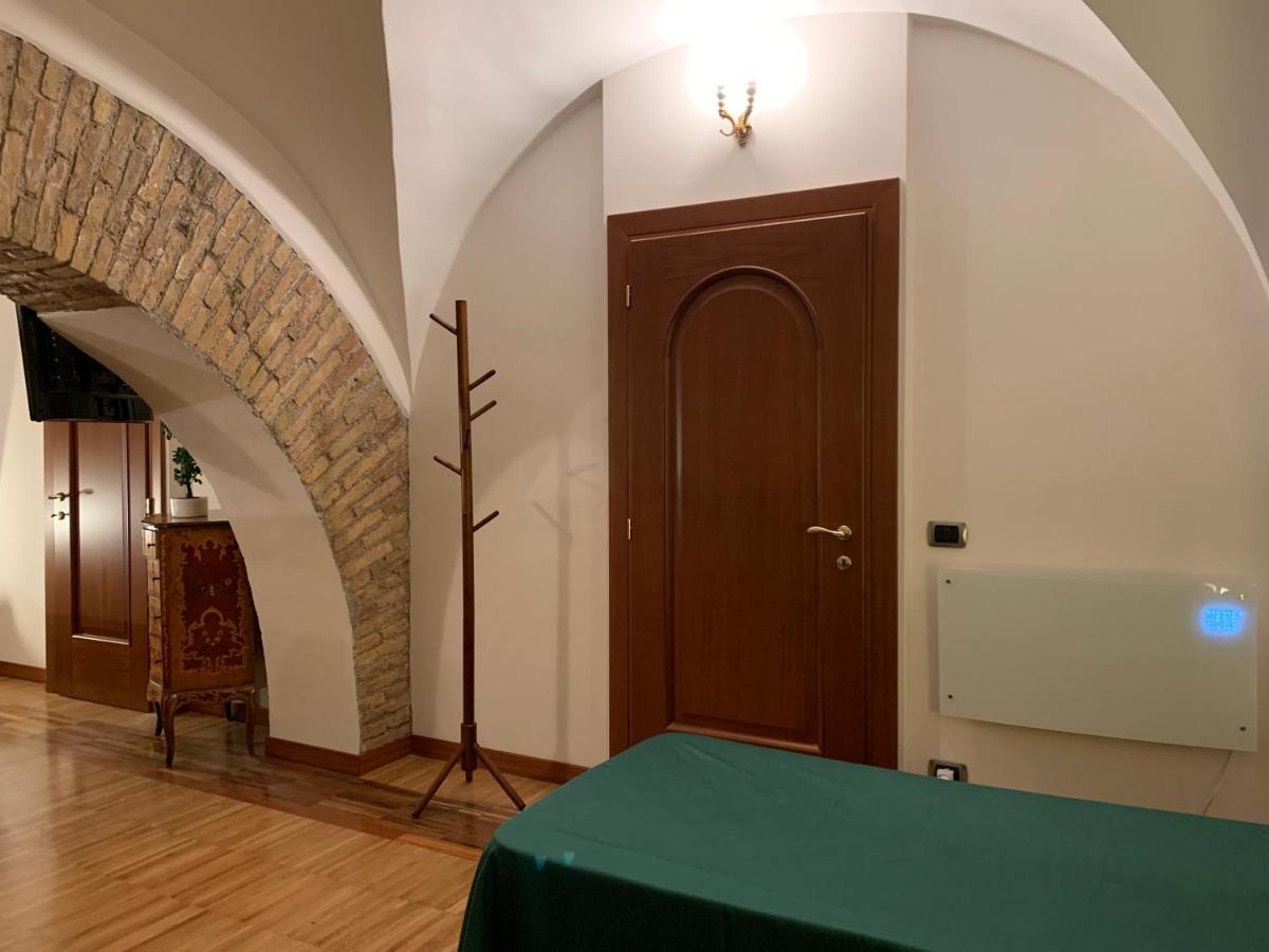 Residenza Tritone Luxury Guest House Trevi Fountain 로마 외부 사진