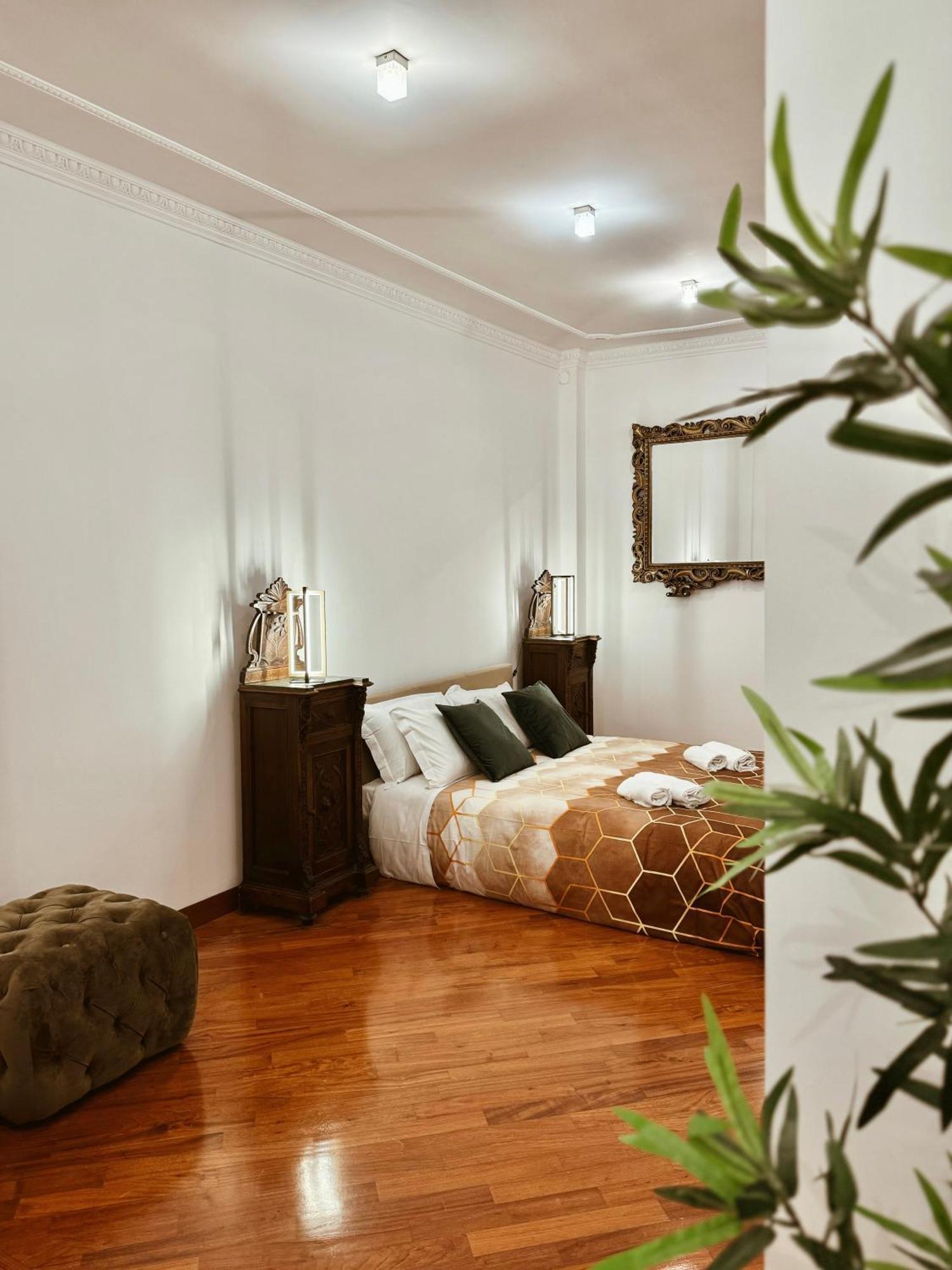 Residenza Tritone Luxury Guest House Trevi Fountain 로마 외부 사진