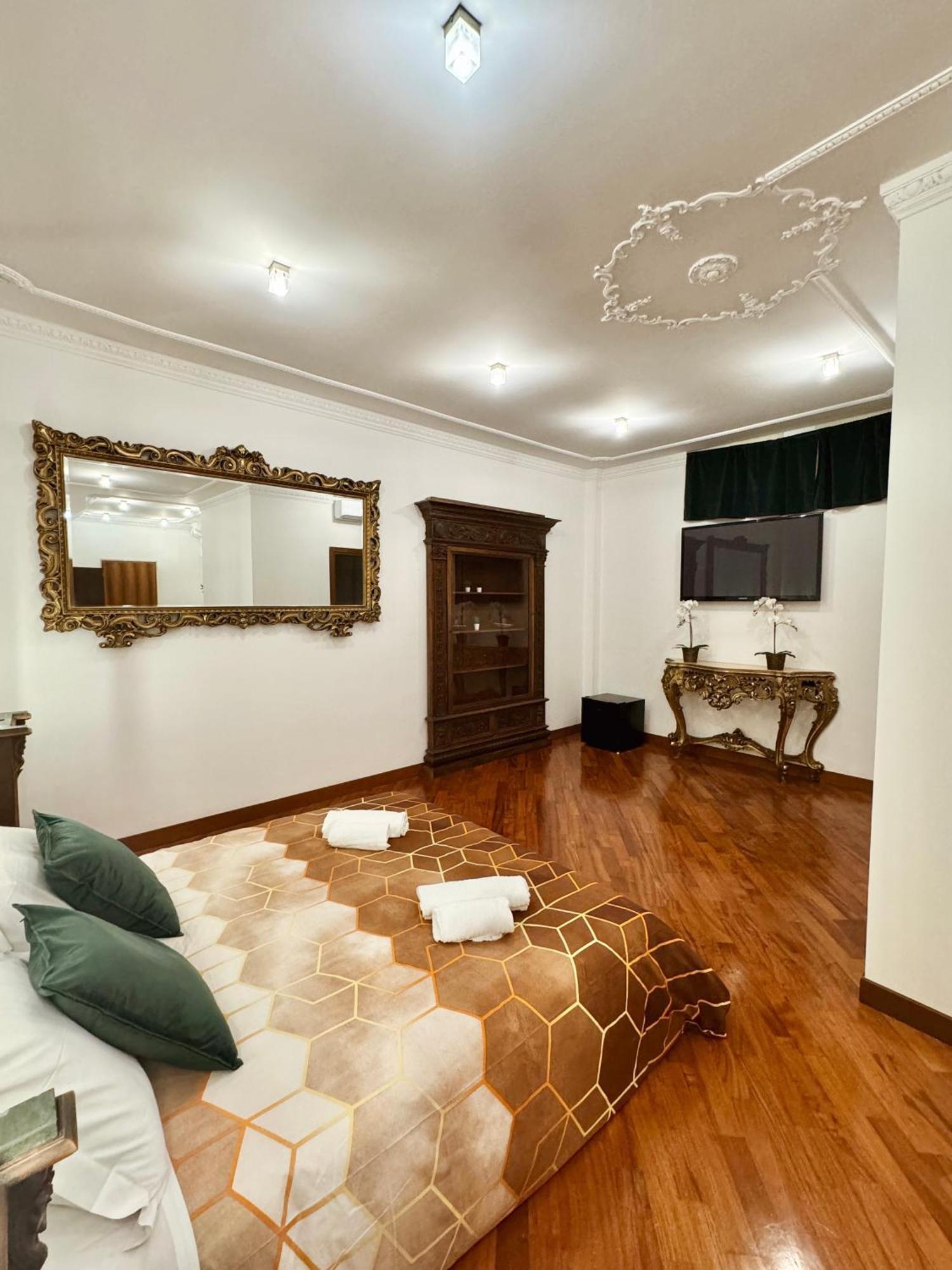 Residenza Tritone Luxury Guest House Trevi Fountain 로마 외부 사진