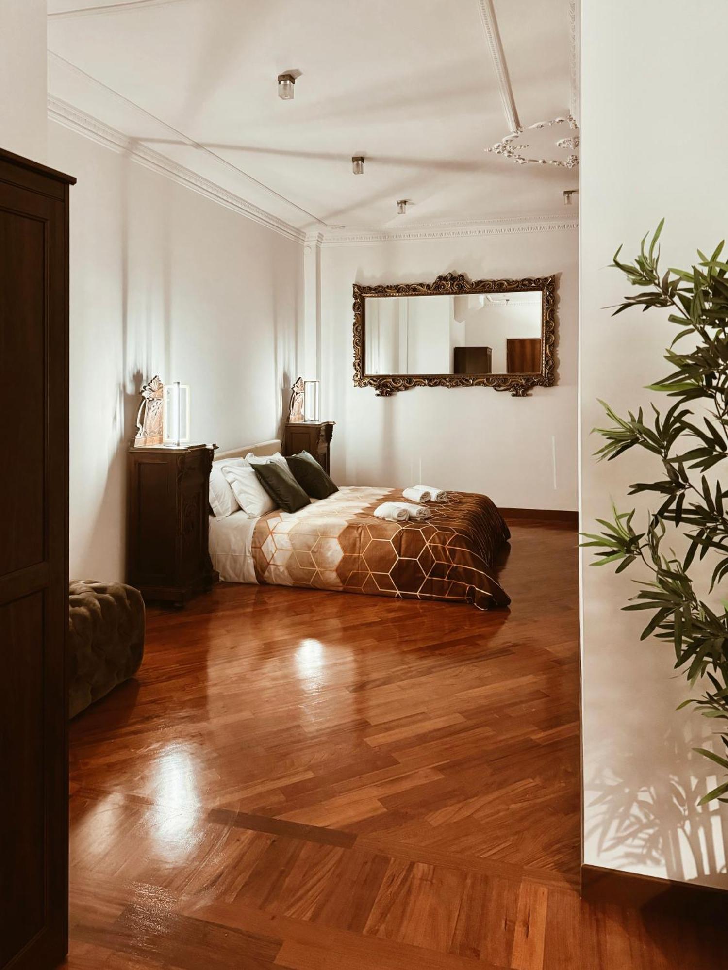 Residenza Tritone Luxury Guest House Trevi Fountain 로마 외부 사진