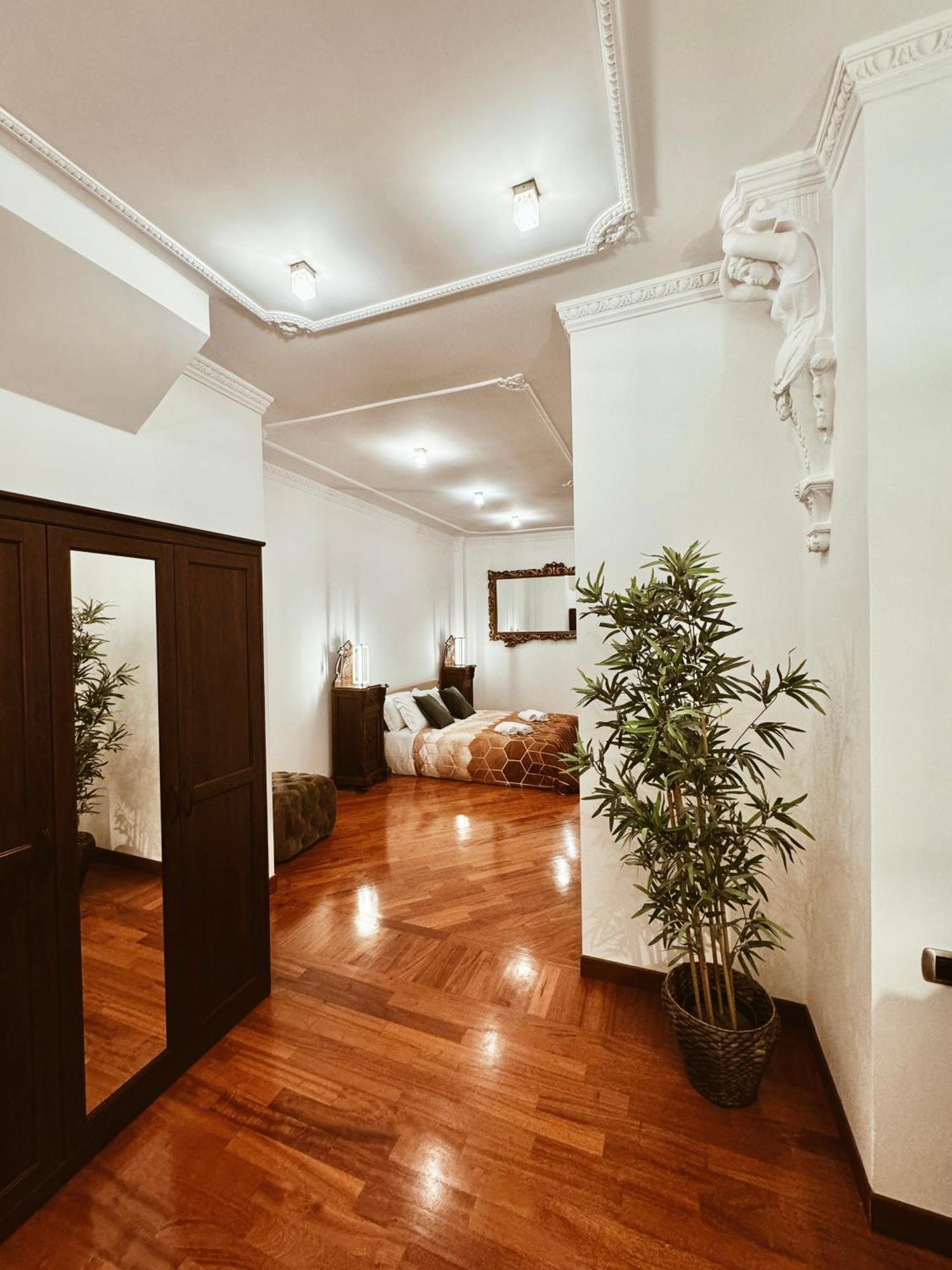 Residenza Tritone Luxury Guest House Trevi Fountain 로마 외부 사진