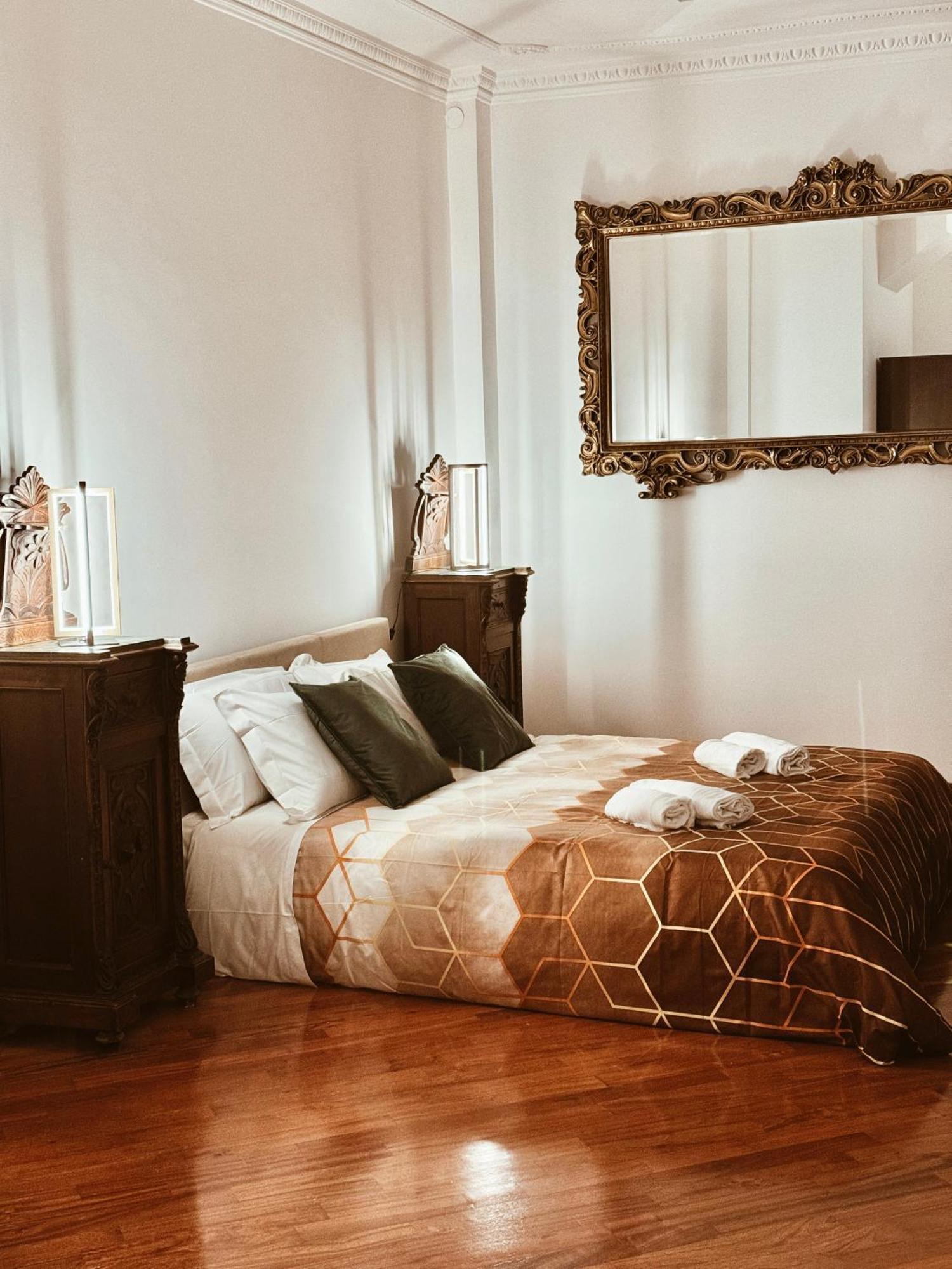 Residenza Tritone Luxury Guest House Trevi Fountain 로마 외부 사진
