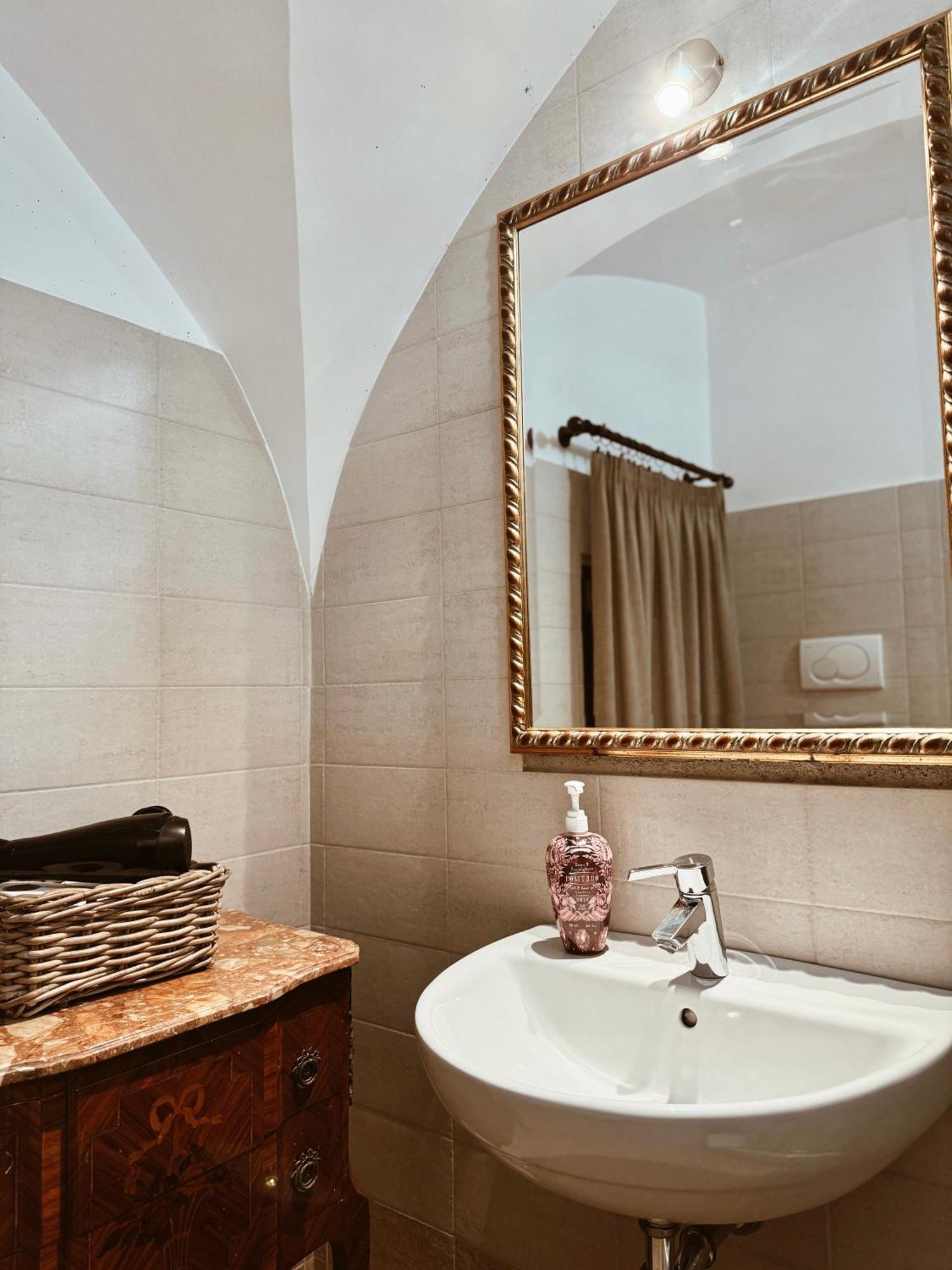 Residenza Tritone Luxury Guest House Trevi Fountain 로마 외부 사진