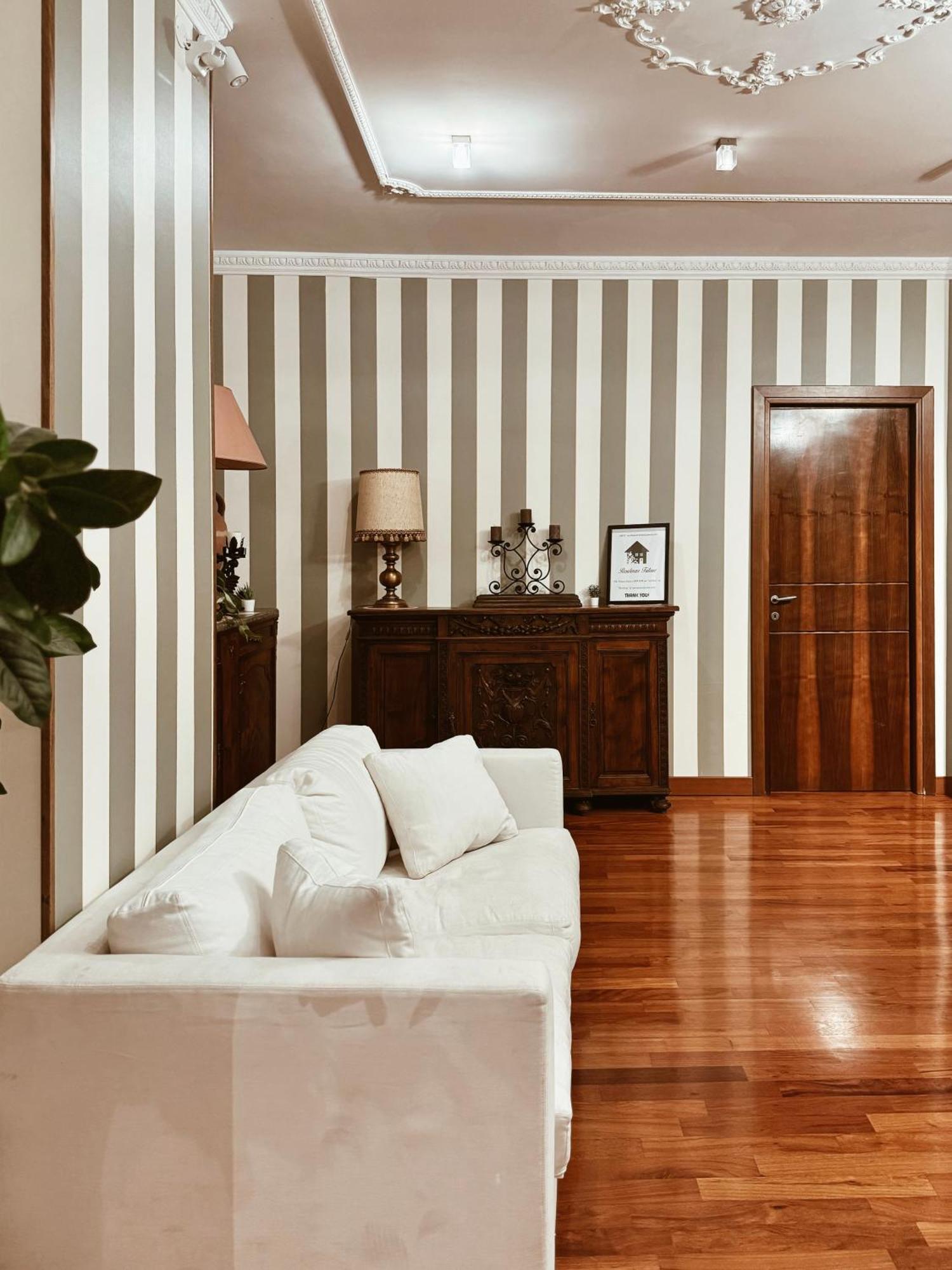 Residenza Tritone Luxury Guest House Trevi Fountain 로마 외부 사진
