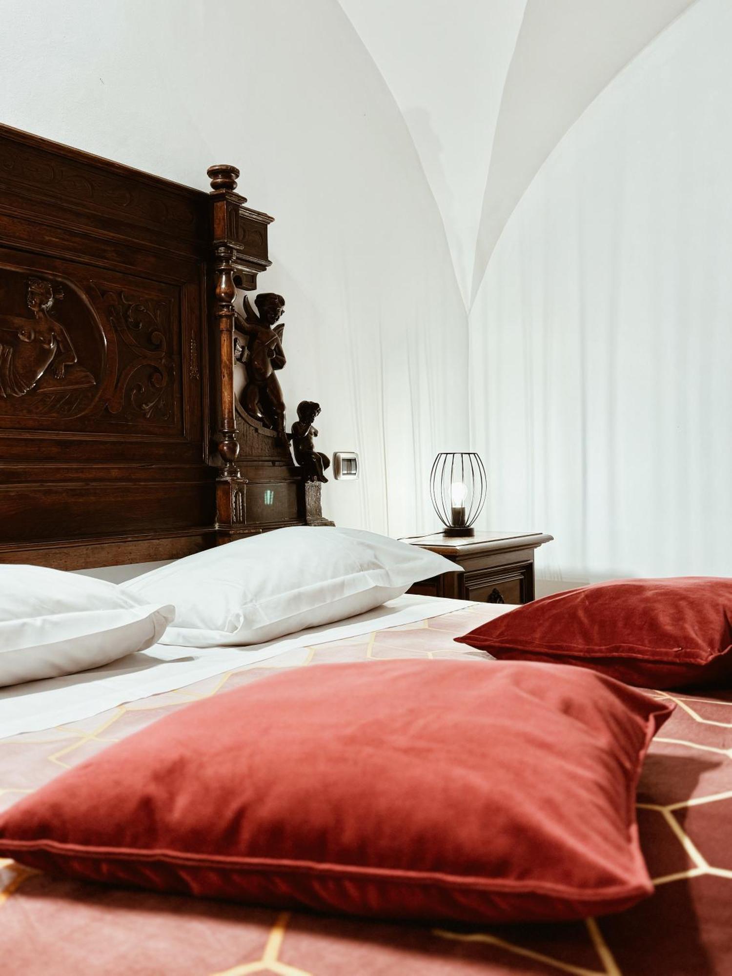 Residenza Tritone Luxury Guest House Trevi Fountain 로마 외부 사진