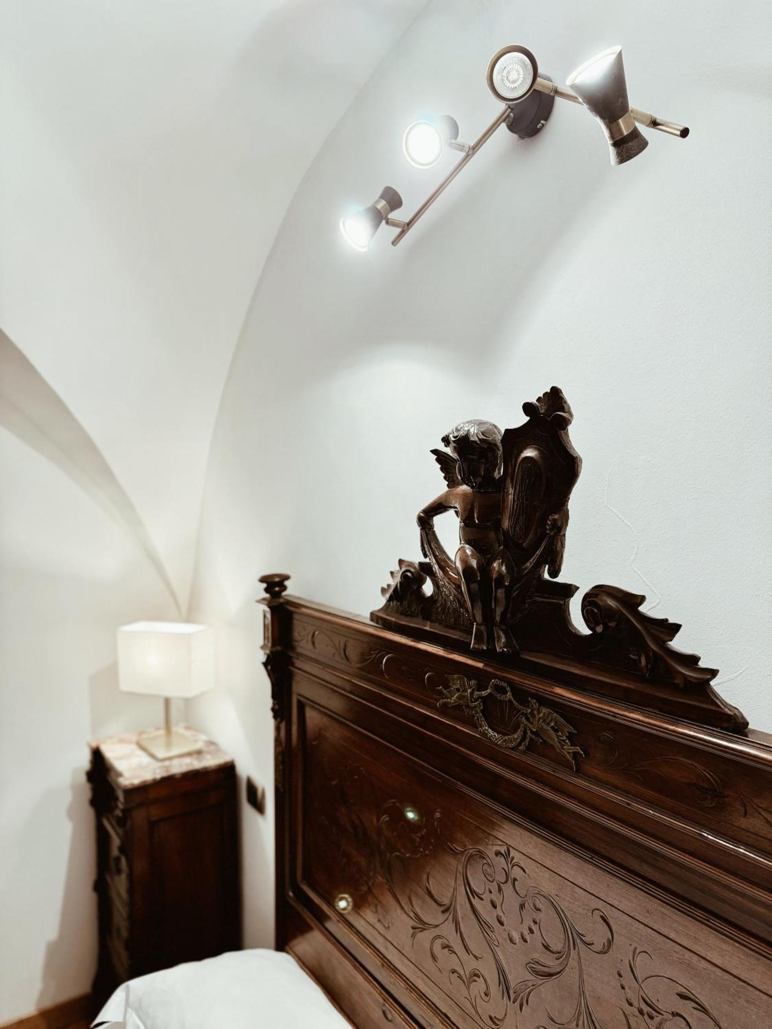 Residenza Tritone Luxury Guest House Trevi Fountain 로마 외부 사진