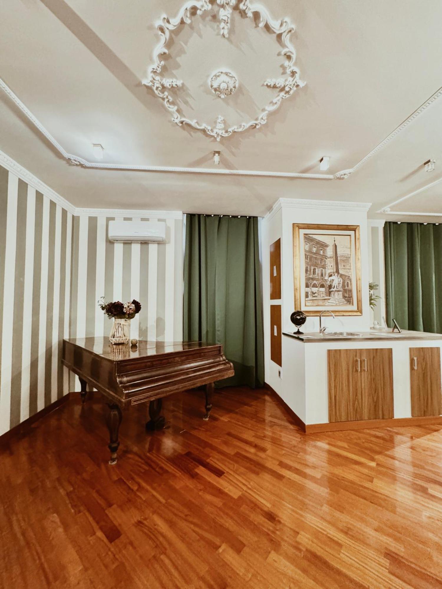 Residenza Tritone Luxury Guest House Trevi Fountain 로마 외부 사진