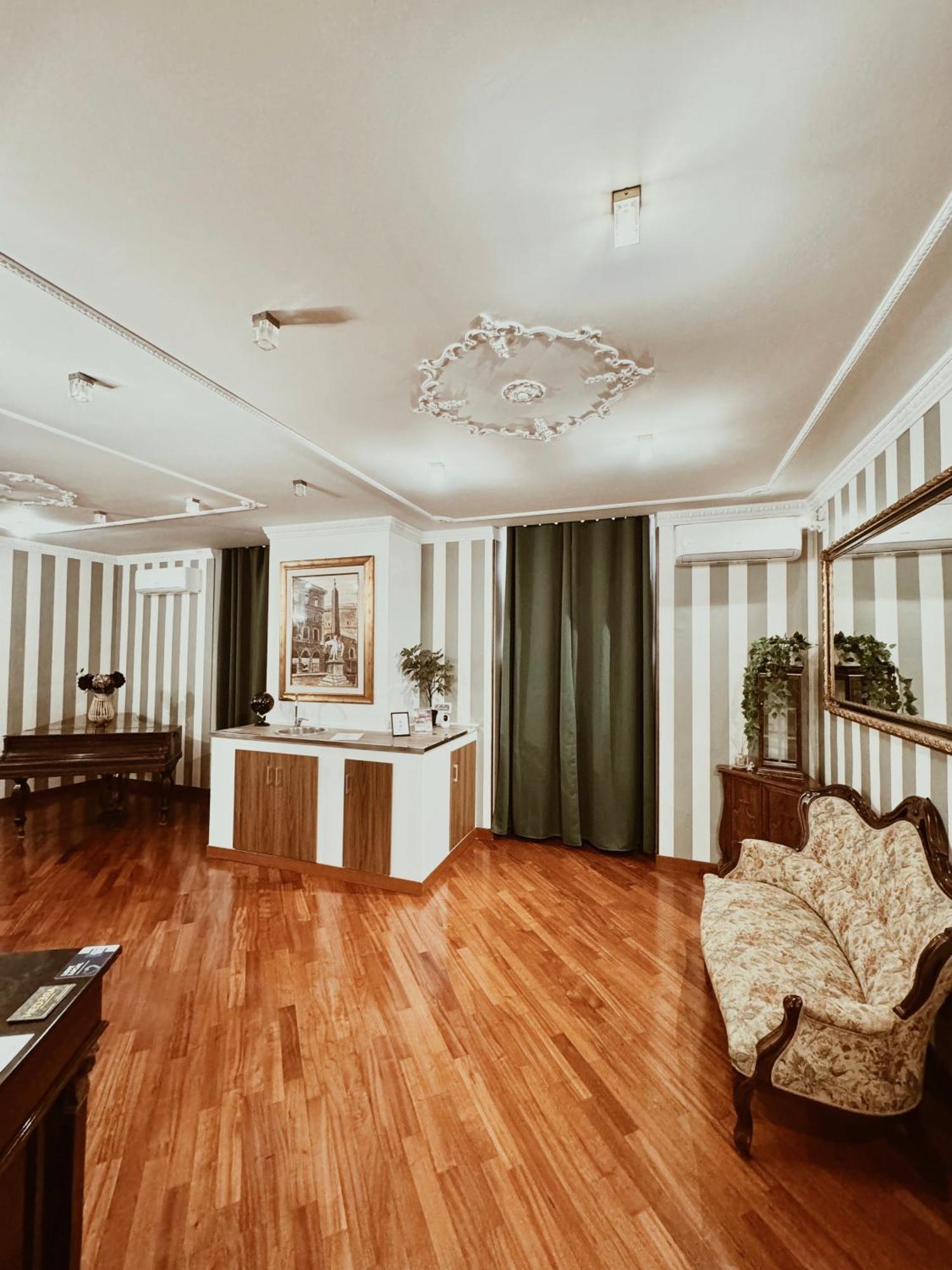 Residenza Tritone Luxury Guest House Trevi Fountain 로마 외부 사진