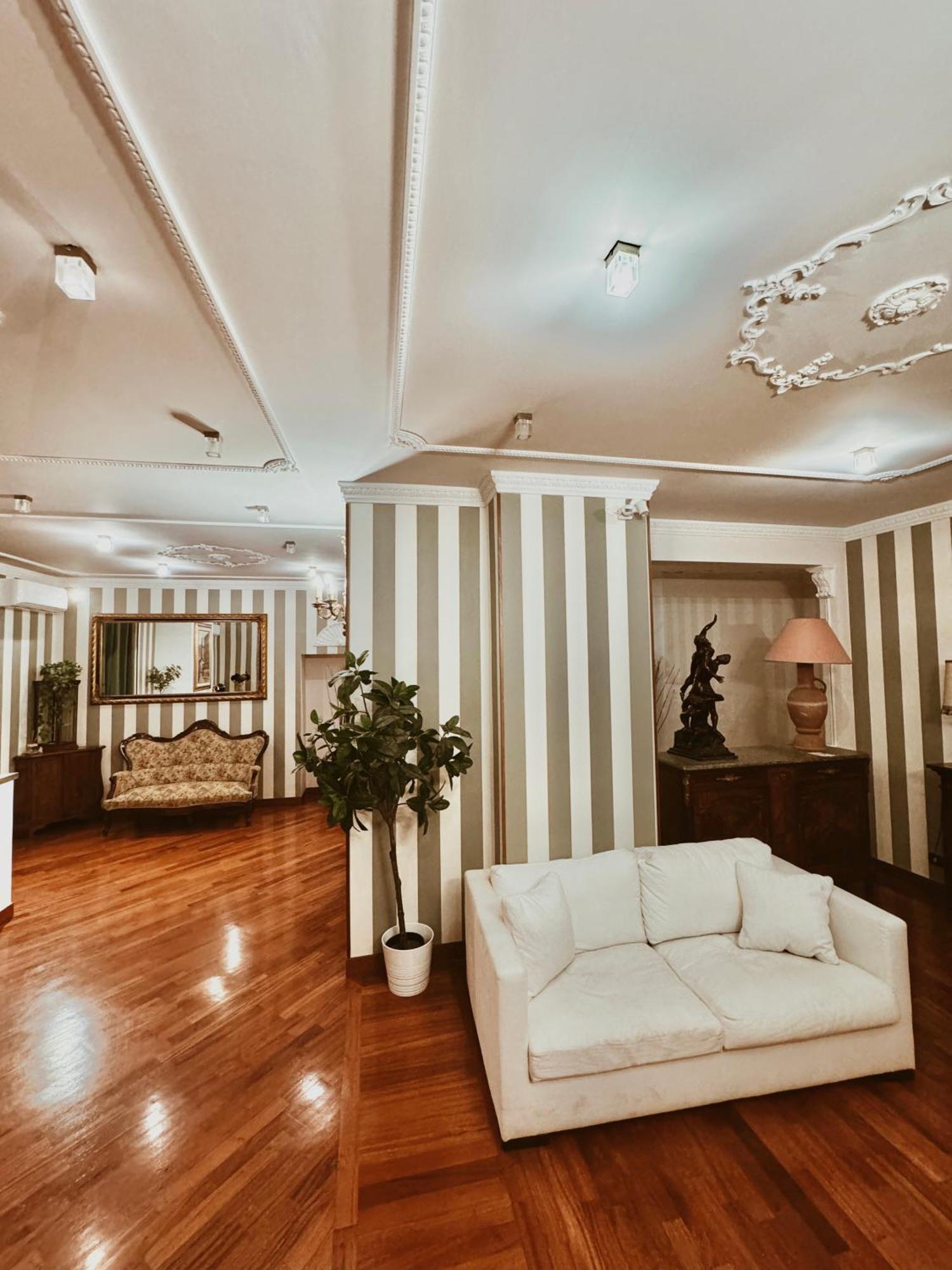 Residenza Tritone Luxury Guest House Trevi Fountain 로마 외부 사진