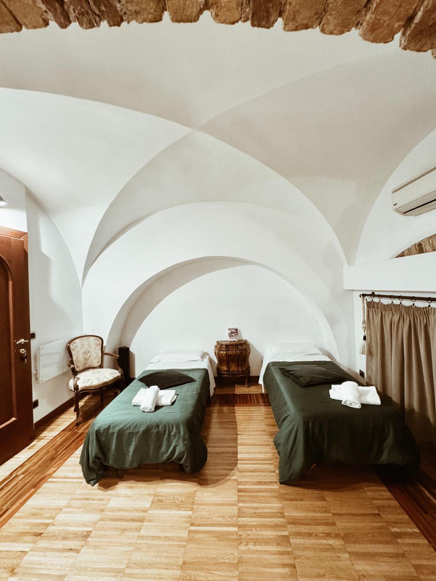 Residenza Tritone Luxury Guest House Trevi Fountain 로마 외부 사진