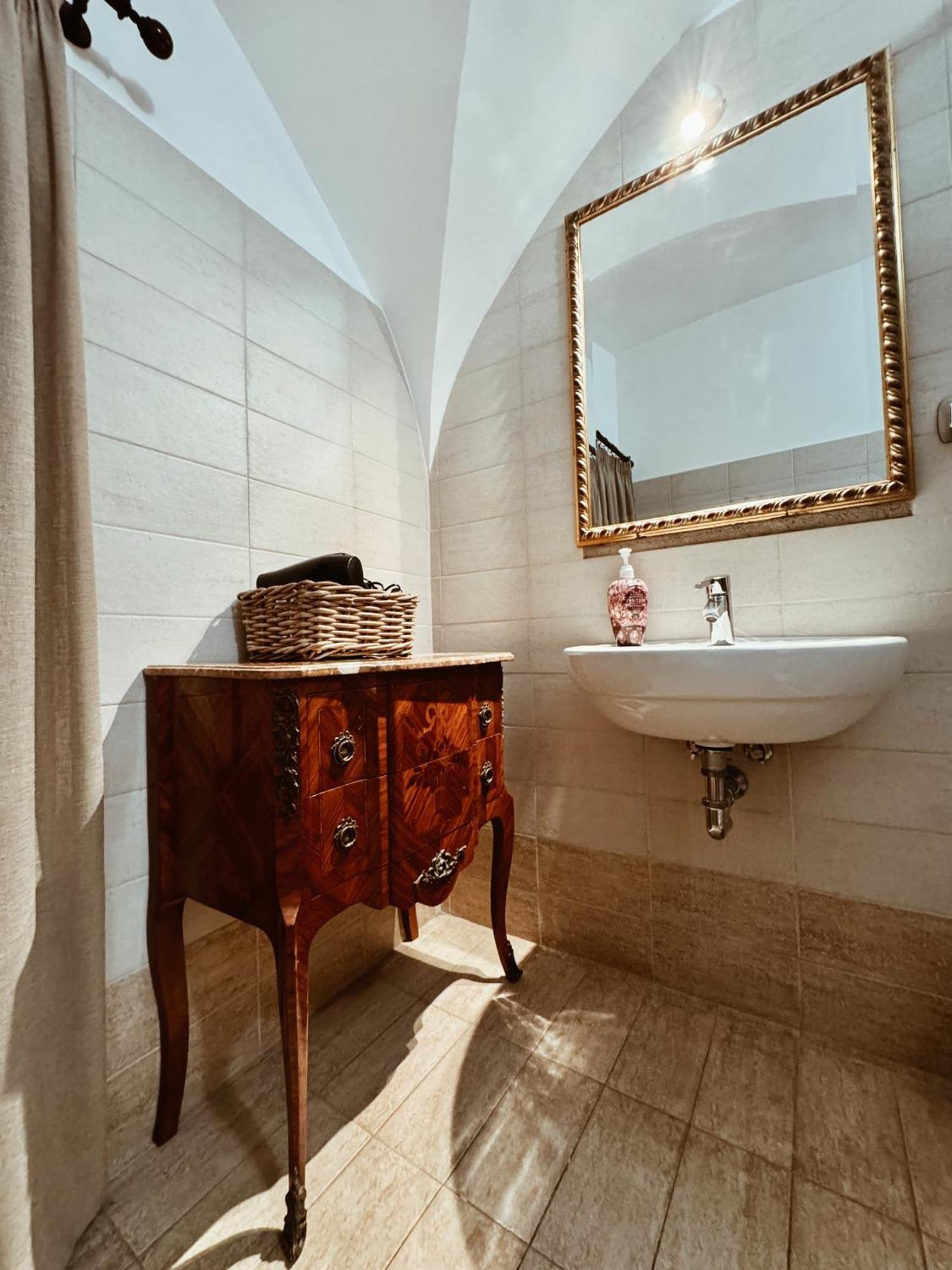 Residenza Tritone Luxury Guest House Trevi Fountain 로마 외부 사진