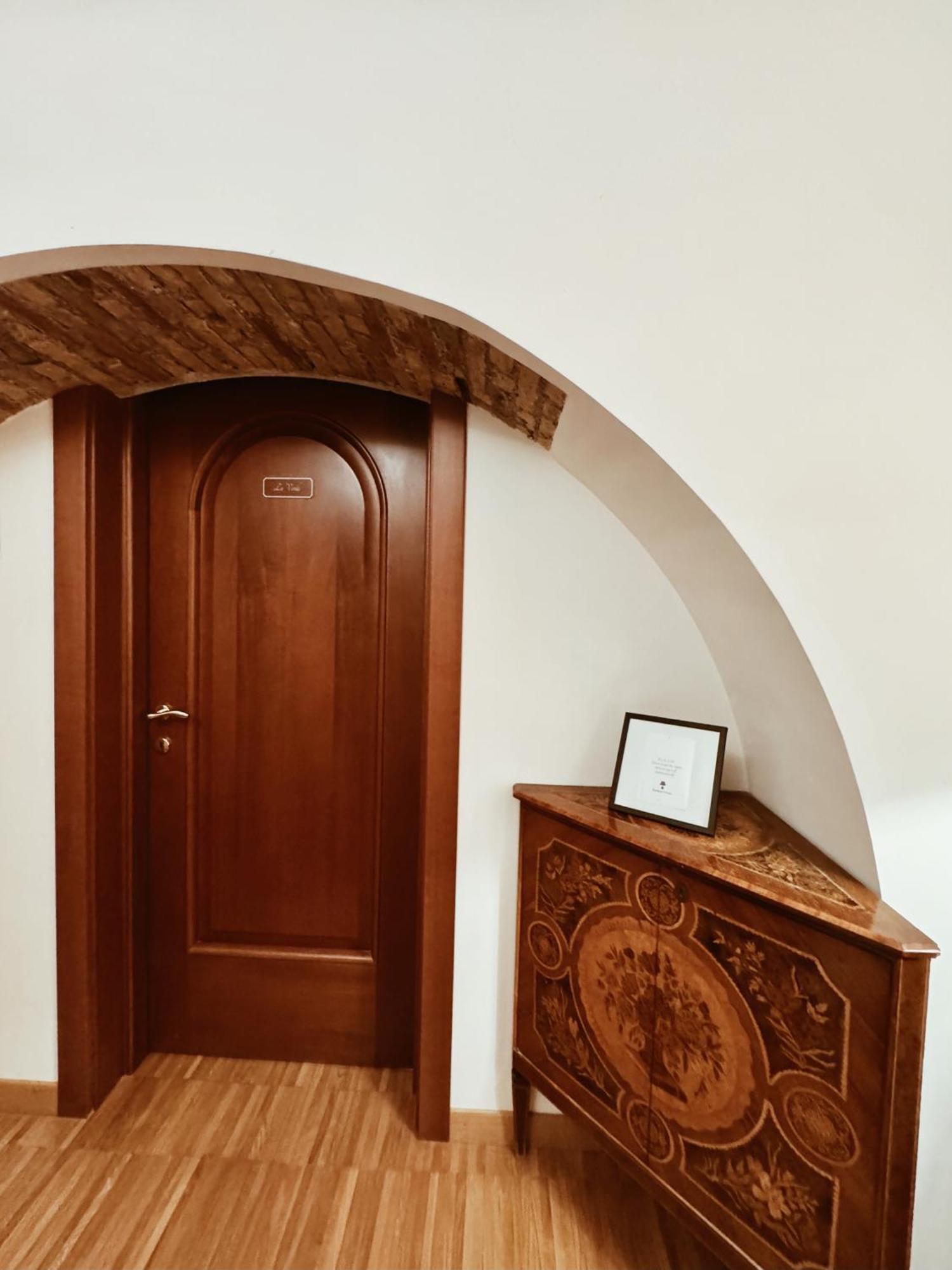 Residenza Tritone Luxury Guest House Trevi Fountain 로마 외부 사진